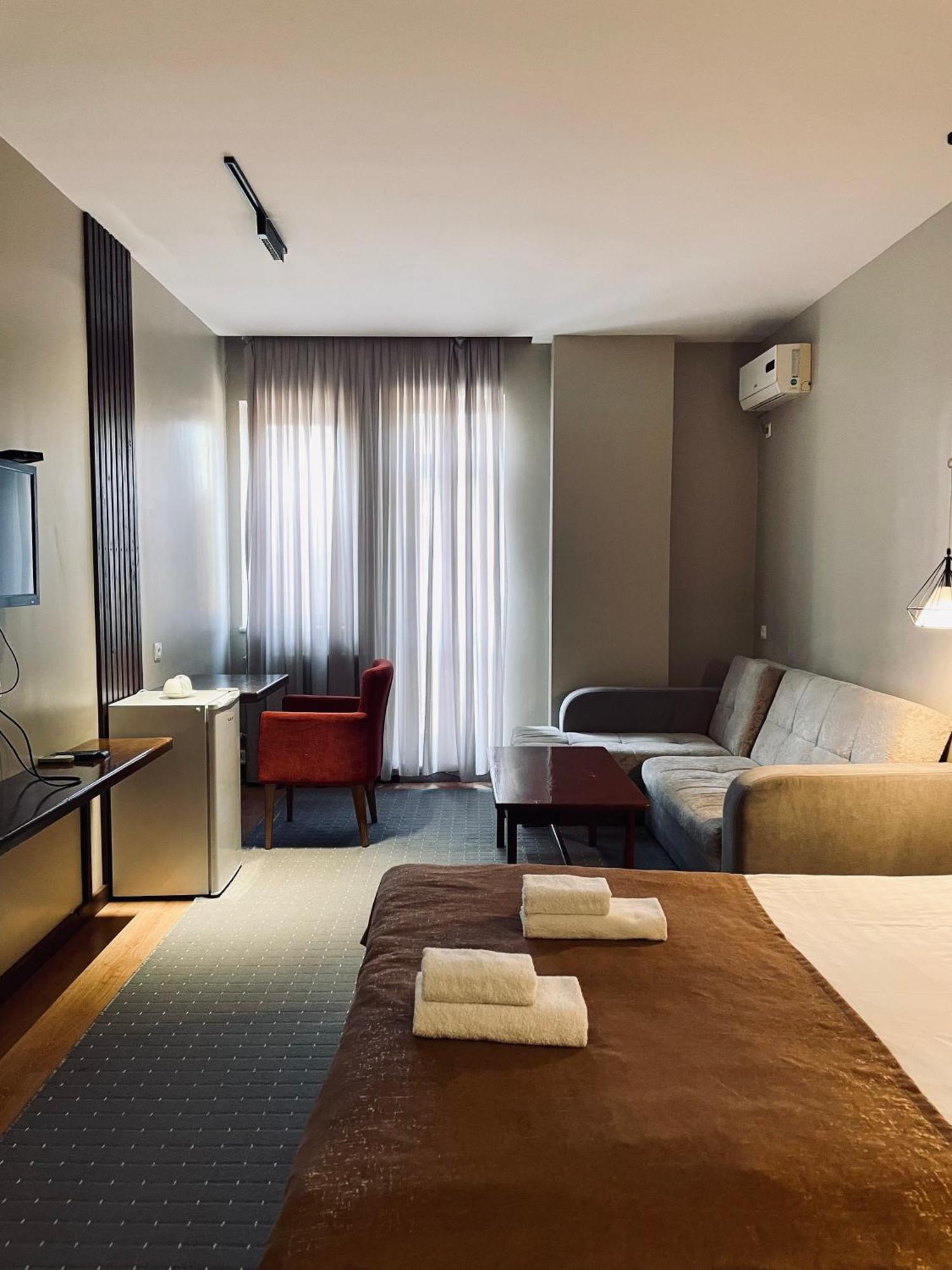Salam Hotel Oš Exteriér fotografie